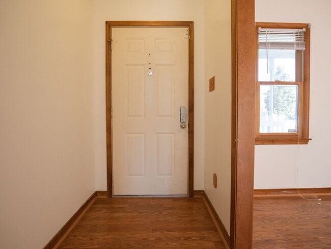 Foto del edificio - Updated Chesterfield 3BR with Large Yard