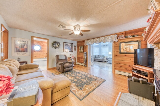 Building Photo - 51 Devaux Rd