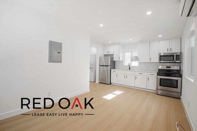 Foto del edificio - 4211 1/2 11th Ave-4211 1/2