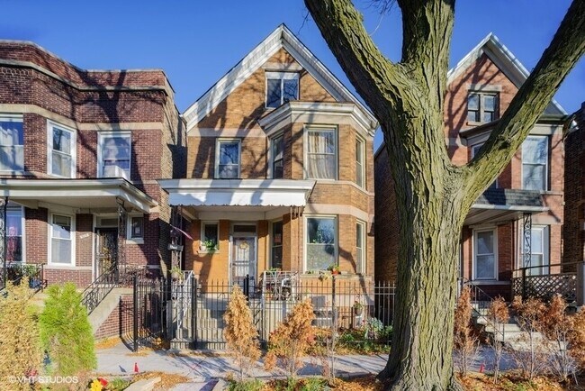 Building Photo - 3719 S Damen Ave