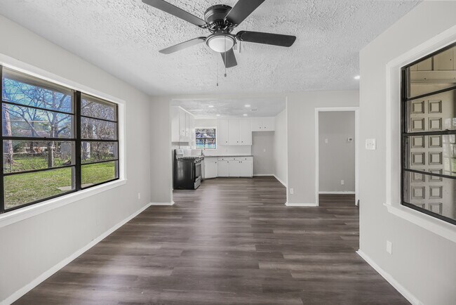 Foto del edificio - 7418 Wiley Rd