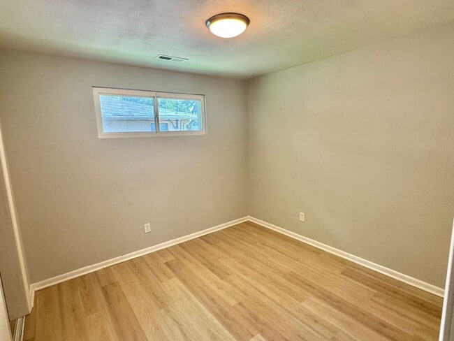 Foto del edificio - 314 Woodview Ave