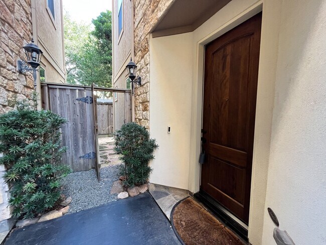 Foto del edificio - 5207 Gibson St