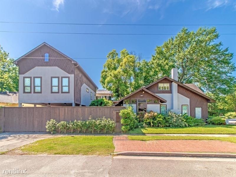 Primary Photo - 2 br, 1 bath Apartment - 2626 Reagan St