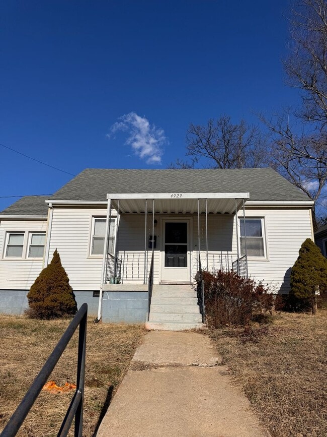 2 Bedroom with Possible 3rd || 1 Bathroom - Single Family Home - 2 Bedroom with Possible 3rd || 1 Bathroom - Single Family Home