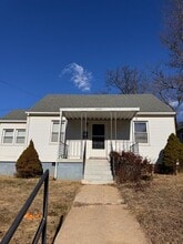 Building Photo - 4929 Windsor Ave