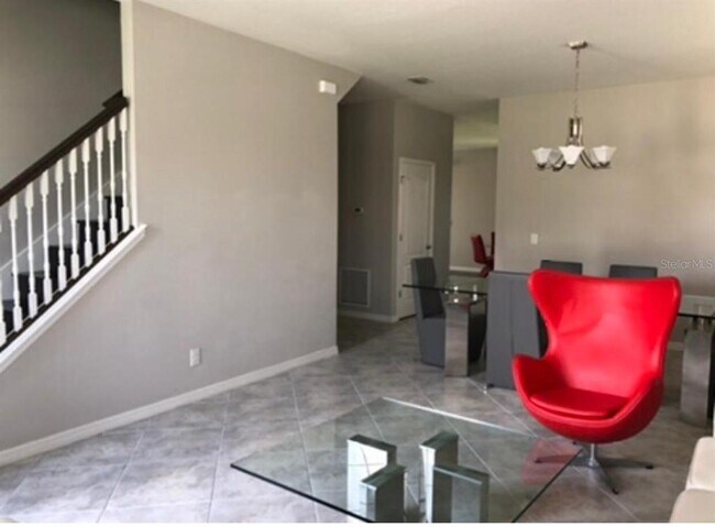 Foto del edificio - 4941 Maple Park St