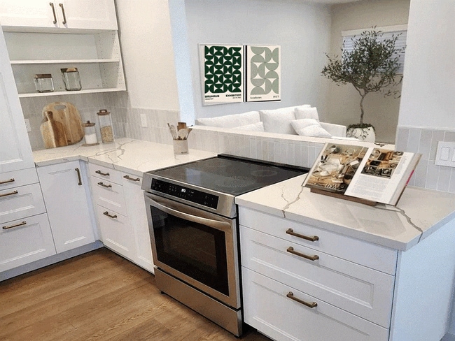 Building Photo - 326 Rosecrans Ave