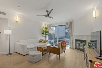 Building Photo - 20 Catamaran St