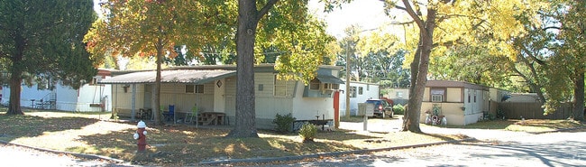 Building Photo - Maplewood Estates Mobile Home Community