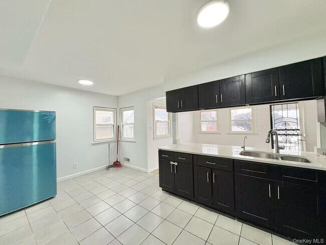 Foto del edificio - 23-47 128th St