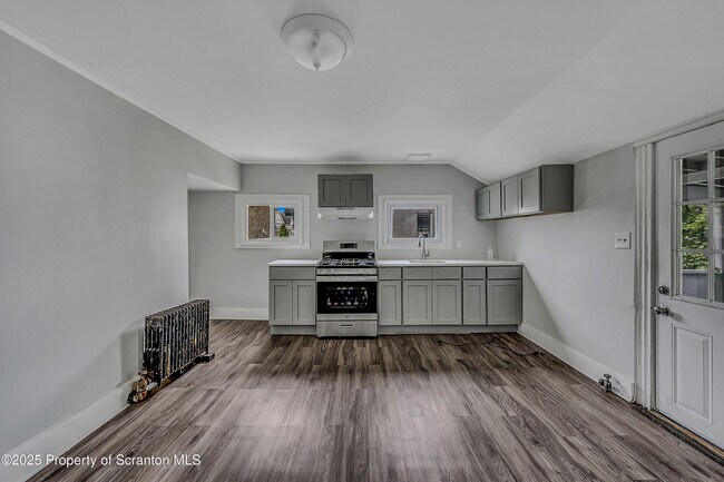 Foto del edificio - 301 N Bromley Ave
