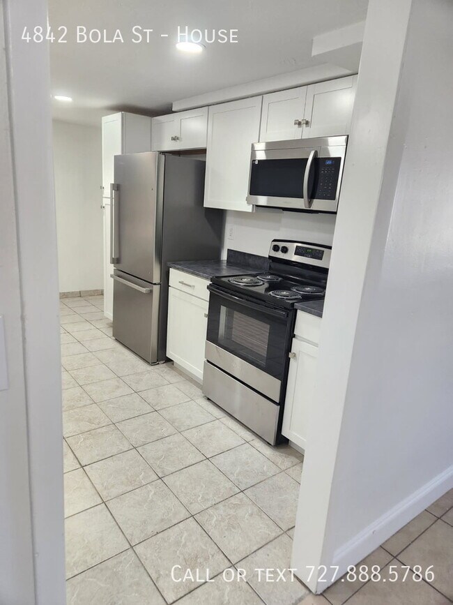 Foto del edificio - 4842 Bola St