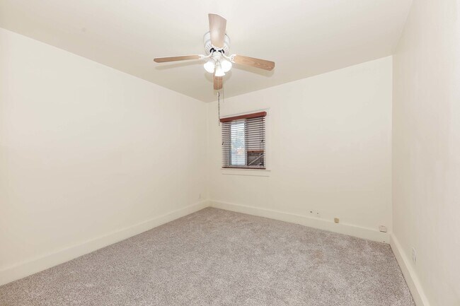 Foto del edificio - 3875 Pine St