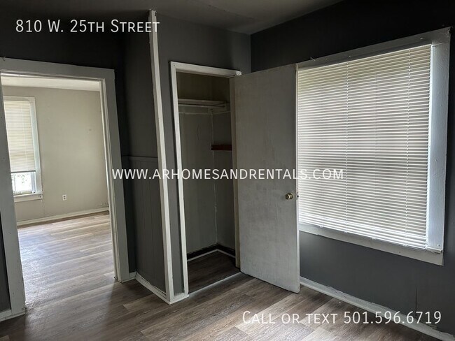 Foto del edificio - 810 W. 25th Street | $595 | 2 beds, 1 full...