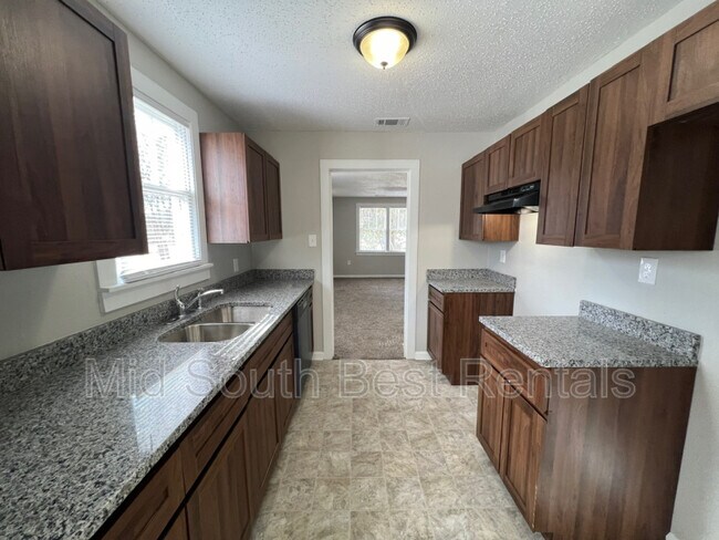 Foto del edificio - 2046 Driftwood Ave