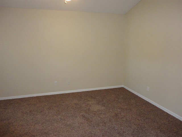 Building Photo - 1212 Dragon Head Dr