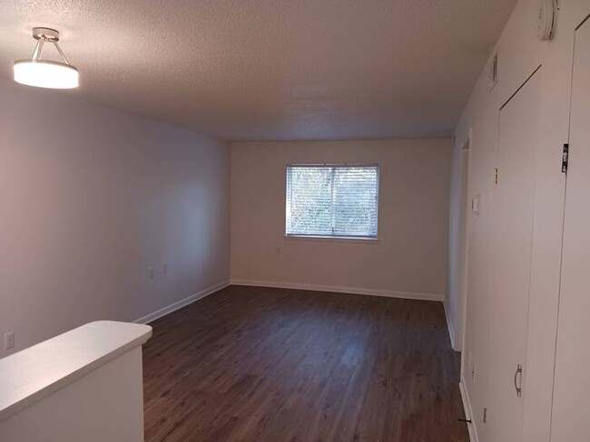 Building Photo - 1602 Eagles Pl