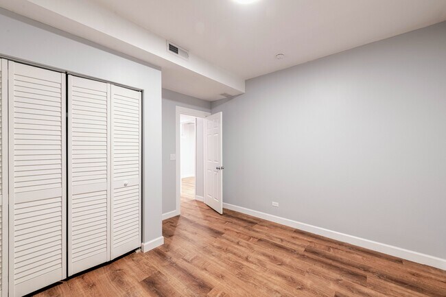 Foto del edificio - 7327 N Honore St
