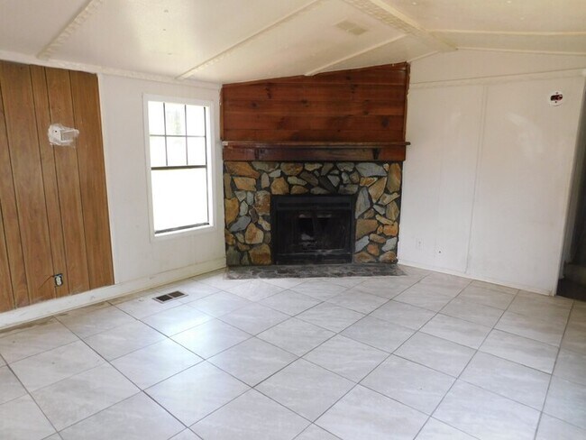 Building Photo - 2263 Stanley Rd