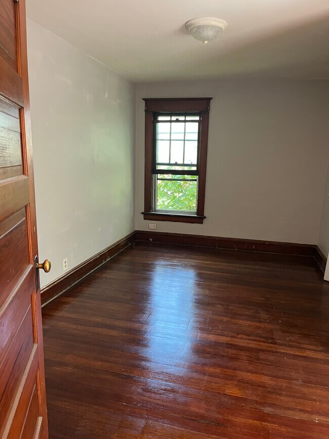 Foto del edificio - 1603 W 10th St