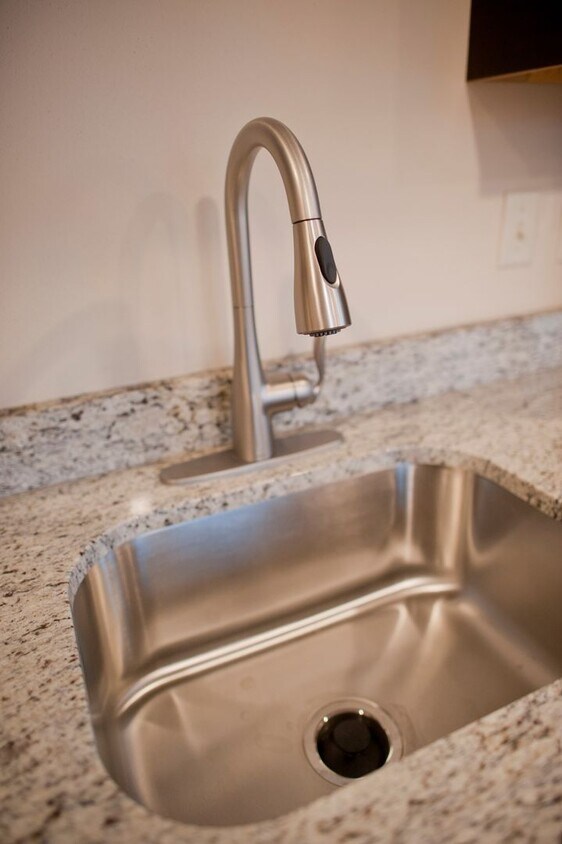 Building Photo - Beverly Lofts L3