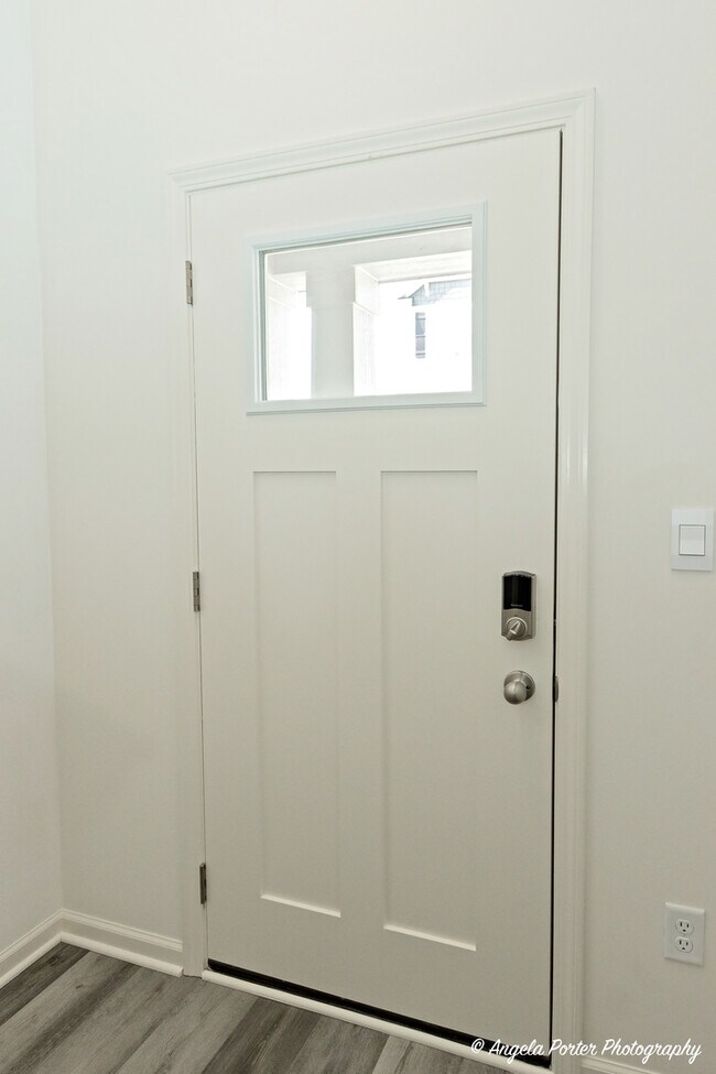 Foto del edificio - 607 Acadia Ave