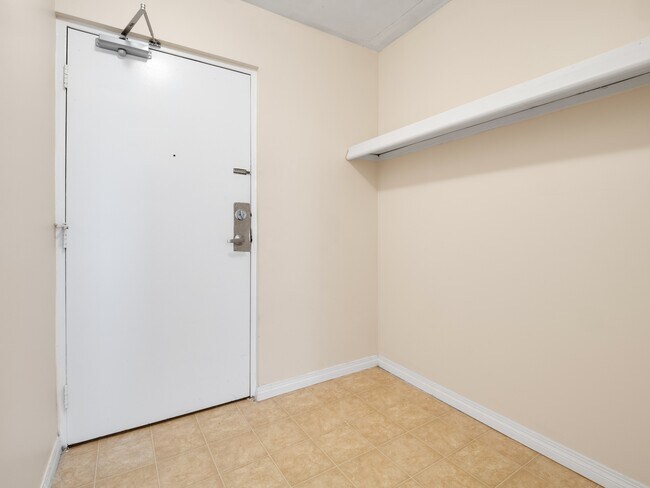 Building Photo - Sun Crest Tower Apartments