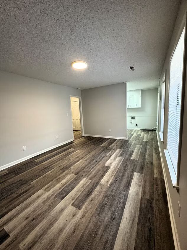 Foto del edificio - 206 Cloverleaf Dr