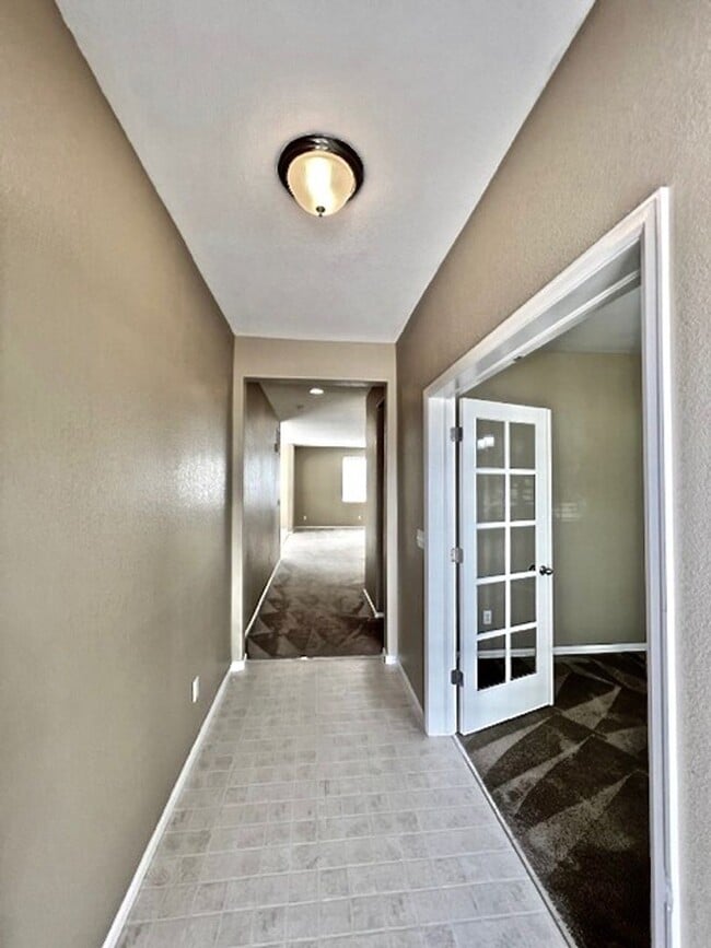 Photo - FABULOUS 4 BEDROOM HOME IN EASTVIEW ESTATES!!