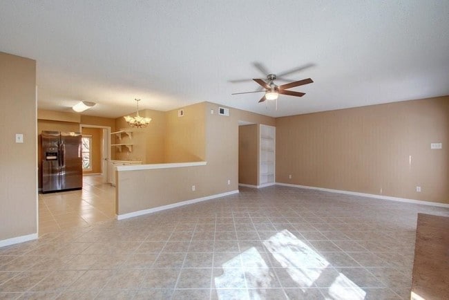 Building Photo - 9009 N Plaza