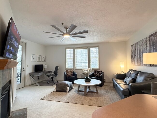 Foto del edificio - 1325 S Hwy 89