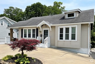Building Photo - 735 S Grand Ave