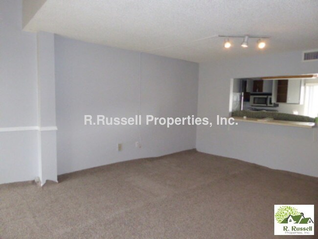 Building Photo - 566 Orange Dr