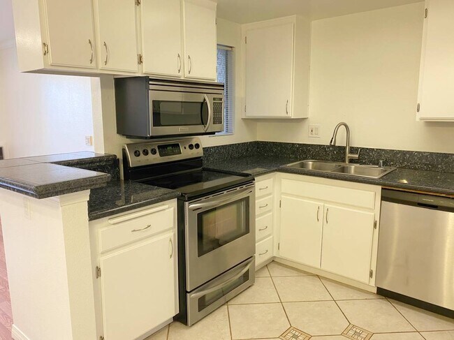Granite Counters, Stainless Steel Appliances - 210 Woodland Pkwy