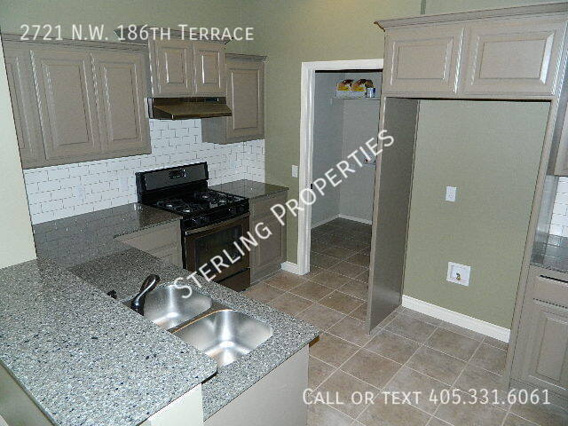 Building Photo - 2721 NW 186th Terrace