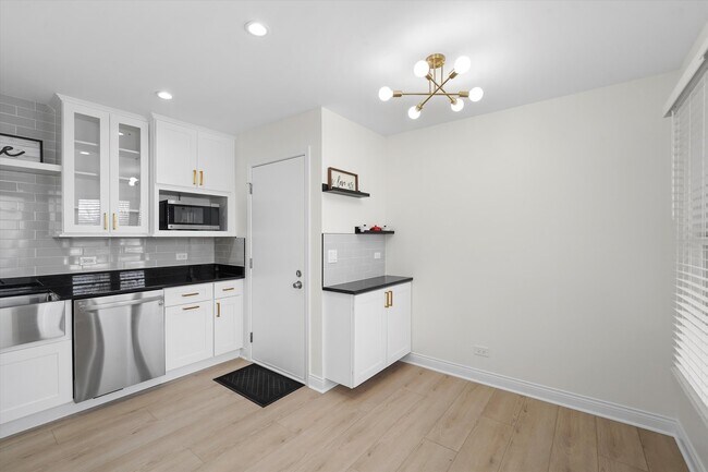 Foto del edificio - 14449 Golf Rd