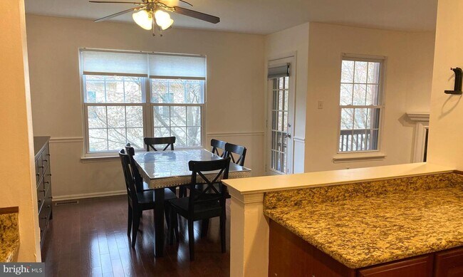 Building Photo - 6 Pin Oak Ct