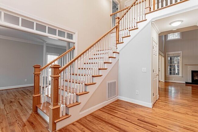 Building Photo - Gorgeous Home In Stonehaven Subdivision