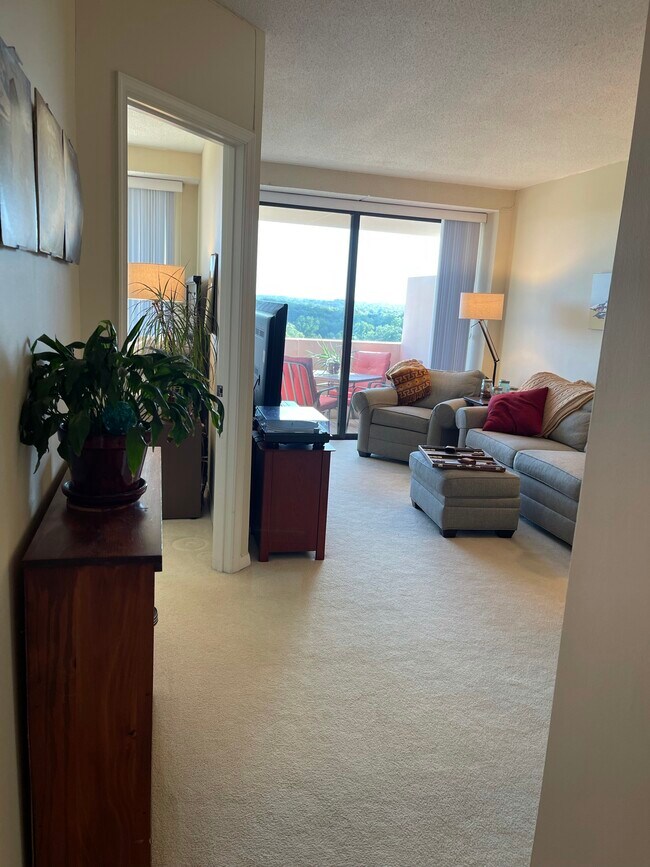 Foto del edificio - 4141 N Henderson Rd