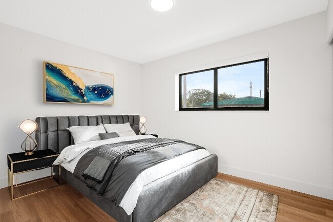 Building Photo - 1201 N 16th Ave