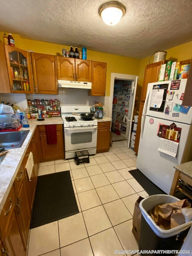 Building Photo - 44 Day St