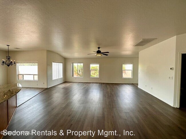 Building Photo - 3 br, 2 bath House - 500 S. Santa Fe Trail