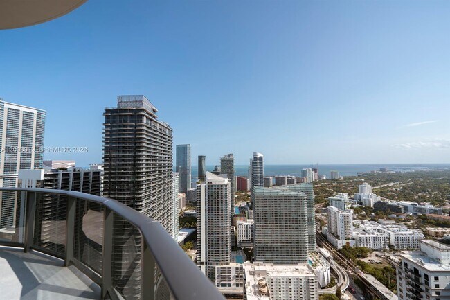 Foto del edificio - 45 SW 9th St
