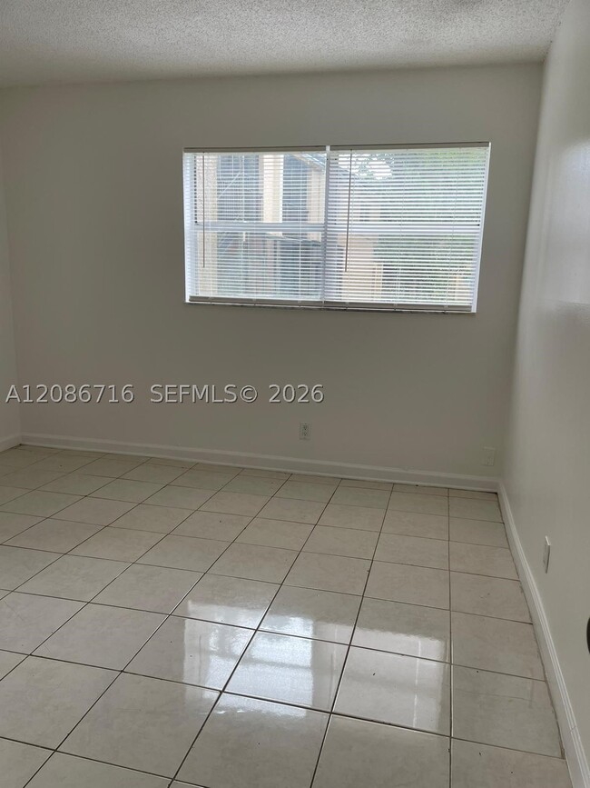Foto del edificio - 4527 Treehouse Ln