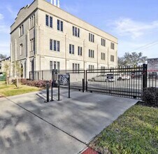 Building Photo - 4411 Dallas St