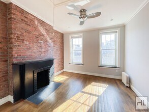 Building Photo - Leroy Street