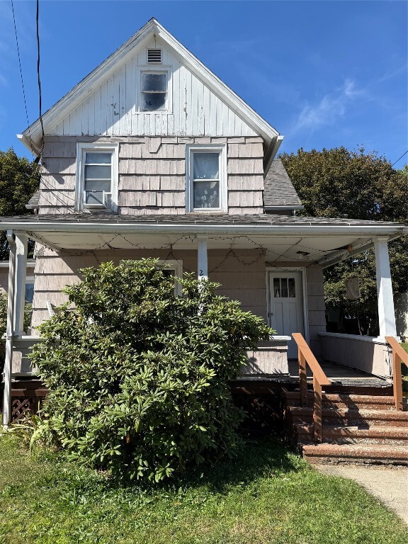 Building Photo - 206 Willow St