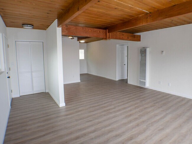 Foto del edificio - 2621-2625 Dove St.