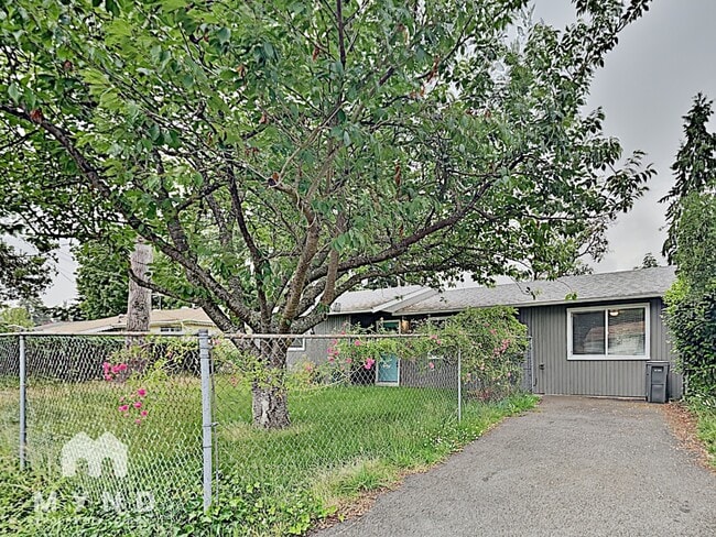 Building Photo - 30548 5th Ave SW